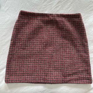 Wool mini skirt : size 8 (Uniqlo)